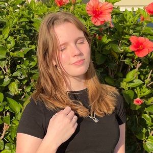 Meet your Posher, Carly